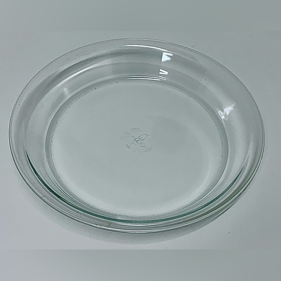 Mid Century Vintage Pyrex 9 Inch Pie Dish - Picture 9 of 12